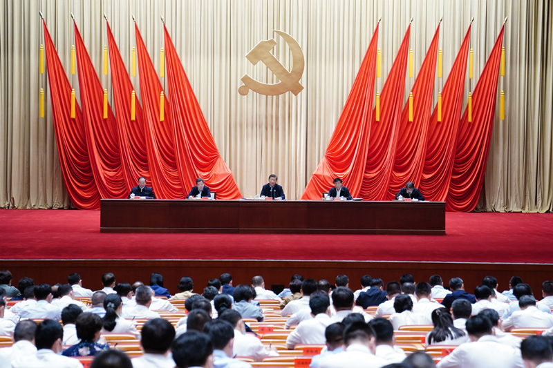 9月1日,2021年秋季学期中央党校(国家行政伟德国际1946bv官网)中青年干部培训班在中央党校开班。中共中央总书记、国家主席、中央军委主席习近平在开班式上发表重要讲话。新华社记者 翟健岚 摄